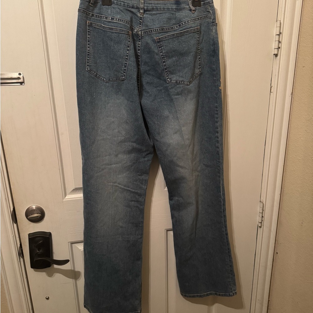 Embroidered Pink Floral Wide-Leg Denim Jeans - Picture 2 of 3